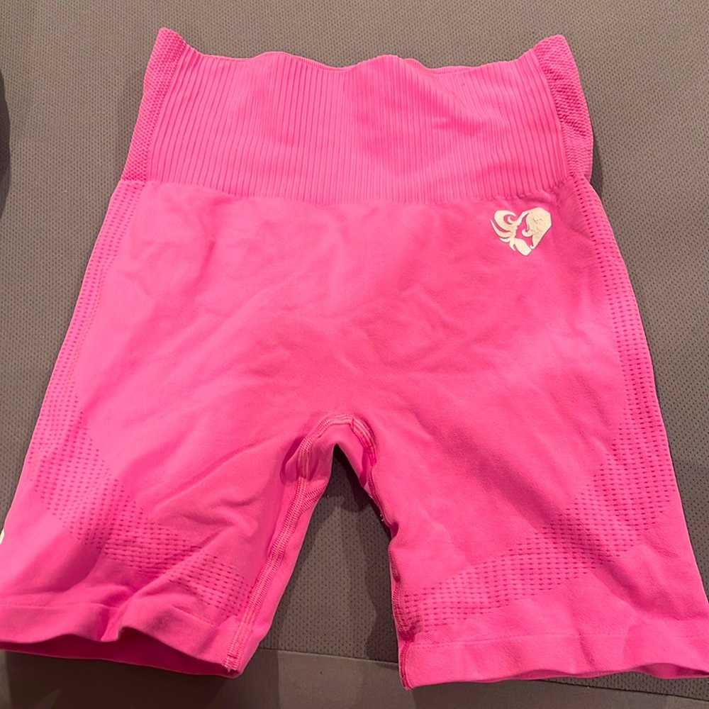 Womens best pink shorts